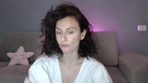 Snapshot of carakat chatting on March 2, 2025, 10:38 pm carakat online show from March 2, 2025, 10:38 pm