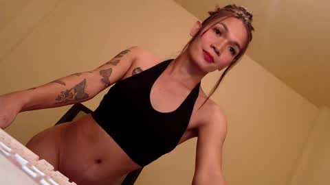 Snapshot of carlamour chatting on November 2, 2025, 10:01 pm Carla online show from November 2, 2025, 10:01 pm