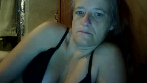 Snapshot of carleeswoman08 chatting on October 17, 2025, 11:13 am carleeswoman08 online show from October 17, 2025, 11:13 am