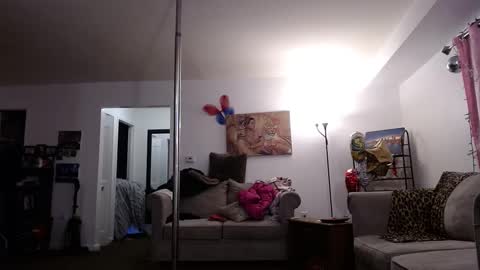 Snapshot of carliecreams chatting on February 18, 2025, 11:22 am Carlie online show from February 18, 2025, 11:22 am