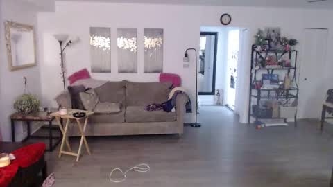 Snapshot of carliecreams chatting on September 25, 2025, 12:42 pm Carlie online show from September 25, 2025, 12:42 pm