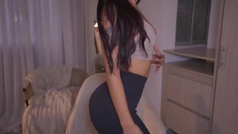 Snapshot of carolart chatting on October 9, 2025, 10:19 pm carolart online show from October 9, 2025, 10:19 pm