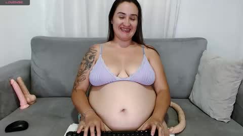 Snapshot of carolinefantasy_ chatting on October 7, 2025, 7:00 pm Caroline  online show from October 7, 2025, 7:00 pm