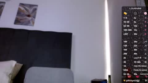 Snapshot of carolynamuzgui chatting on January 1, 2025, 8:04 pm Carolinne online show from January 1, 2025, 8:04 pm