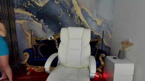 Snapshot of cassandragood chatting on March 12, 2025, 10:16 am Lena online show from March 12, 2025, 10:16 am