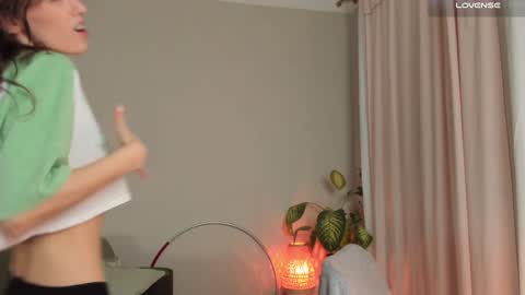 Snapshot of cassisland chatting on December 4, 2024, 7:45 pm  cassandra  online show from December 4, 2024, 7:45 pm