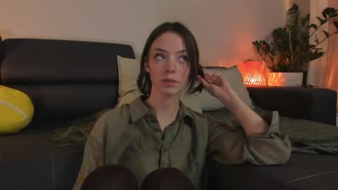 Snapshot of cassisland chatting on September 29, 2025, 6:13 pm  cassandra  online show from September 29, 2025, 6:13 pm