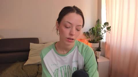 Snapshot of cassisland chatting on October 3, 2025, 11:07 am  cassandra  online show from October 3, 2025, 11:07 am