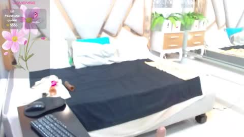 Snapshot of catalillina_love1 chatting on December 28, 2024, 12:35 pm Cata online show from December 28, 2024, 12:35 pm