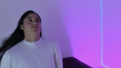 Catalina bustos online show from October 7, 2025, 1:47 am