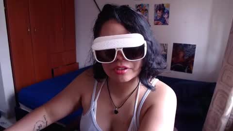 catalinaa_lovee online show from September 18, 2025, 7:05 pm