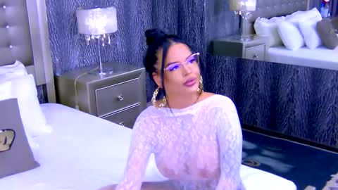 Snapshot of chanelledy1 chatting on October 10, 2025, 2:32 am chanelledy1 online show from October 10, 2025, 2:32 am