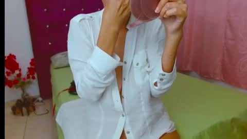 Snapshot of chantalsemenova2023 chatting on January 25, 2025, 11:44 am chantal sweety and horny latina for u online show from January 25, 2025, 11:44 am
