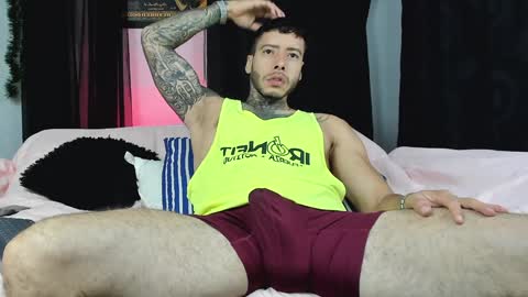 Snapshot of charless_dickenss chatting on January 25, 2025, 4:23 am charless_dickenss online show from January 25, 2025, 4:23 am