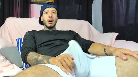 Snapshot of charless_dickenss chatting on February 5, 2025, 12:06 pm charless_dickenss online show from February 5, 2025, 12:06 pm