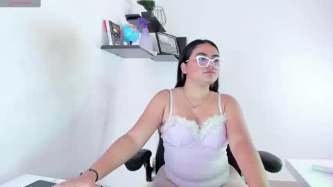 Snapshot of charlotte_256 chatting on October 21, 2025, 12:17 pm Charlotte online show from October 21, 2025, 12:17 pm
