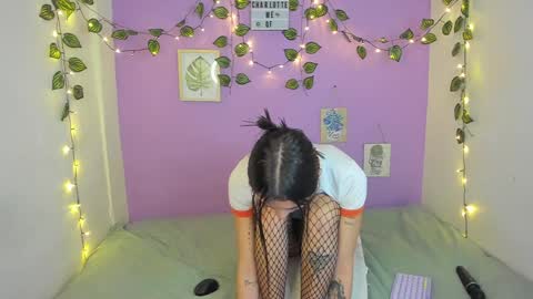 Snapshot of charlotte_queeen chatting on December 12, 2024, 9:58 pm Charlotte online show from December 12, 2024, 9:58 pm