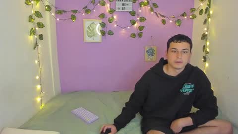 Snapshot of charlotte_queeen chatting on December 13, 2024, 10:02 pm Charlotte online show from December 13, 2024, 10:02 pm