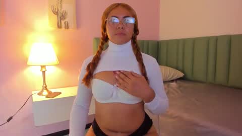 Snapshot of charlotte_rea chatting on October 12, 2025, 3:27 am Charlotte online show from October 12, 2025, 3:27 am