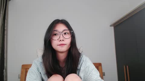 Snapshot of charlottelin chatting on December 6, 2024, 3:55 pm Charlotte online show from December 6, 2024, 3:55 pm