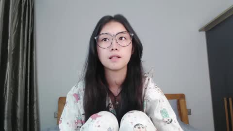 Snapshot of charlottelin chatting on December 10, 2024, 2:50 pm Charlotte online show from December 10, 2024, 2:50 pm