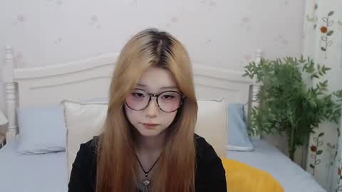 Snapshot of charlottelin chatting on September 23, 2025, 1:58 pm Charlotte online show from September 23, 2025, 1:58 pm