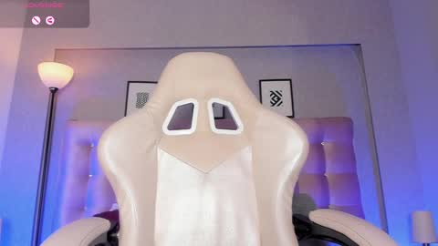 Snapshot of charlotterussel chatting on December 8, 2024, 10:25 pm charlotterussel online show from December 8, 2024, 10:25 pm