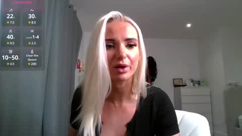 Snapshot of chelseablondeuk chatting on December 21, 2024, 1:47 am ChelseaBlonde online show from December 21, 2024, 1:47 am