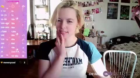 Snapshot of cherrybaby_0 chatting on December 17, 2024, 5:40 am cherrybaby_0 online show from December 17, 2024, 5:40 am
