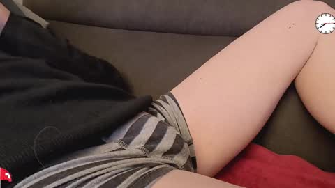 Snapshot of chezmonsieur_g chatting on November 2, 2025, 7:38 pm Grey online show from November 2, 2025, 7:38 pm