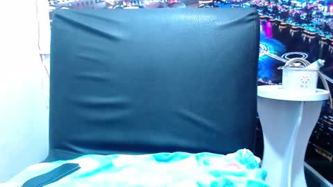 Snapshot of chiky_nastyy chatting on January 9, 2025, 6:15 pm Chikys online show from January 9, 2025, 6:15 pm