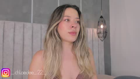 Snapshot of chloe_dee_ chatting on January 29, 2025, 6:18 pm Chloe online show from January 29, 2025, 6:18 pm