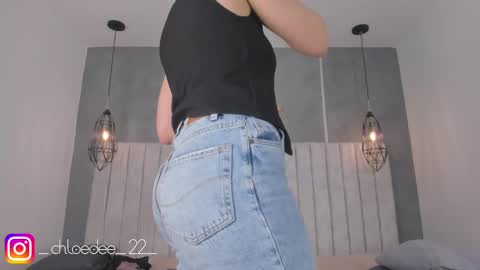 Snapshot of chloe_dee_ chatting on February 11, 2025, 11:32 am Chloe online show from February 11, 2025, 11:32 am