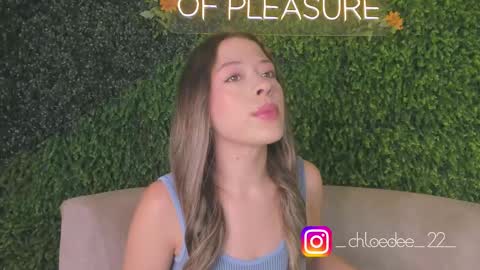 Snapshot of chloe_dee_ chatting on September 26, 2025, 11:58 am Chloe online show from September 26, 2025, 11:58 am