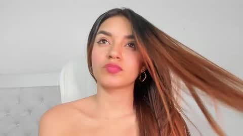 Snapshot of chloe_rubi chatting on February 20, 2025, 7:19 pm CHLOE online show from February 20, 2025, 7:19 pm