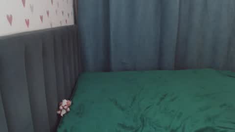 Snapshot of chloe_sunny chatting on October 10, 2025, 7:35 pm Chloe online show from October 10, 2025, 7:35 pm