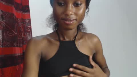 Snapshot of choco_petitqueen chatting on December 5, 2024, 9:28 am choco_petitqueen online show from December 5, 2024, 9:28 am