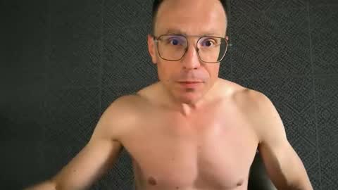 Snapshot of chouffie_81 chatting on September 17, 2025, 12:29 pm Chouffie online show from September 17, 2025, 12:29 pm