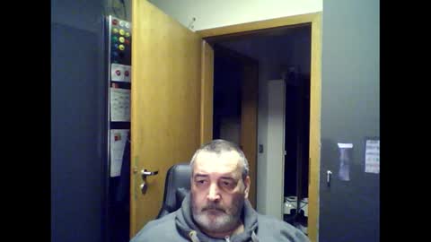 Snapshot of chris250268 chatting on January 16, 2025, 7:07 am Chris online show from January 16, 2025, 7:07 am