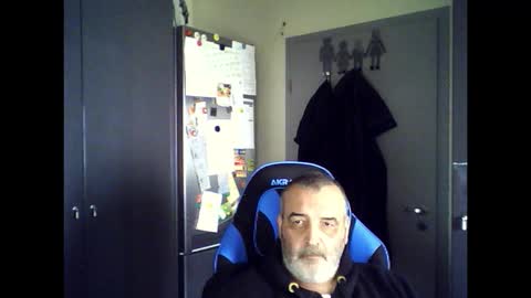 Snapshot of chris250268 chatting on September 16, 2025, 8:59 am Chris online show from September 16, 2025, 8:59 am