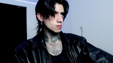 Snapshot of chriss_opp chatting on February 18, 2025, 2:05 am CHRIS INDEPENT MODEL online show from February 18, 2025, 2:05 am