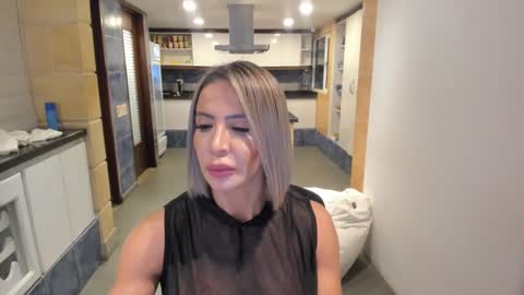 Snapshot of christiekroes chatting on February 19, 2025, 1:08 am Christiekroes online show from February 19, 2025, 1:08 am