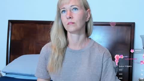 Snapshot of christine_35 chatting on January 7, 2025, 1:03 pm Christine - online show from January 7, 2025, 1:03 pm