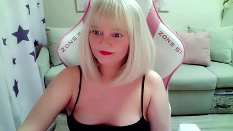 Snapshot of christirose chatting on September 17, 2025, 8:16 am Christi online show from September 17, 2025, 8:16 am