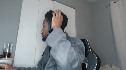 ChrisVacherx online show from December 16, 2024, 5:59 am