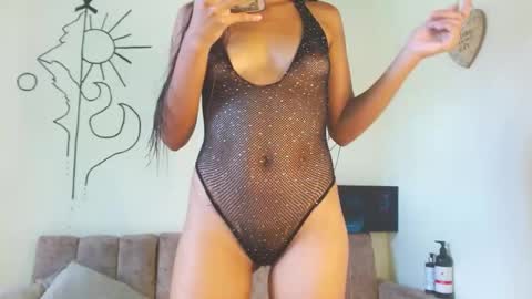 Snapshot of cinna__ chatting on September 27, 2025, 4:45 pm cinna__ online show from September 27, 2025, 4:45 pm