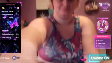 Snapshot of cinnaburwood chatting on December 9, 2024, 8:33 pm Cinna online show from December 9, 2024, 8:33 pm