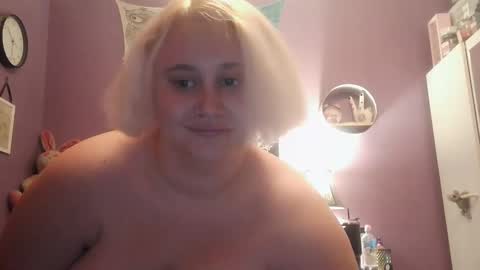 Snapshot of cinnaburwood chatting on December 11, 2024, 11:30 am Cinna online show from December 11, 2024, 11:30 am