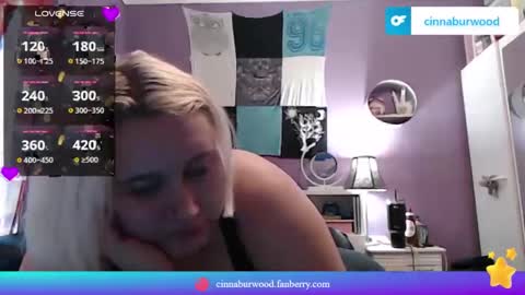 Snapshot of cinnaburwood chatting on January 16, 2025, 3:45 am Cinna online show from January 16, 2025, 3:45 am