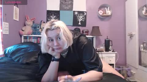 Snapshot of cinnaburwood chatting on January 19, 2025, 6:42 am Cinna online show from January 19, 2025, 6:42 am